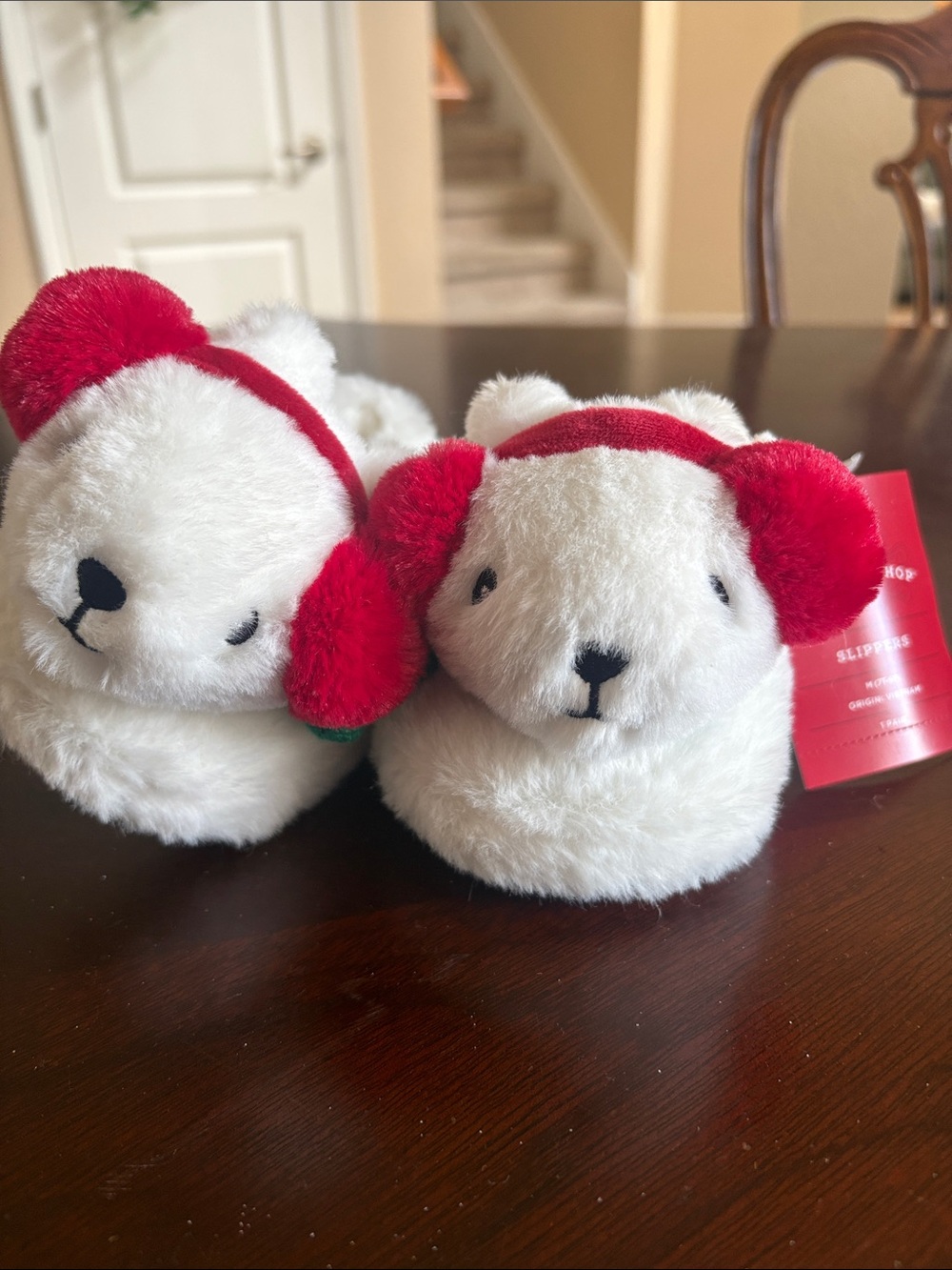 NWT Wondershop Plush White polar bear HolidaySlippers sz 7T/8T Medium